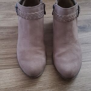 LifeStride Tan Suede Booties